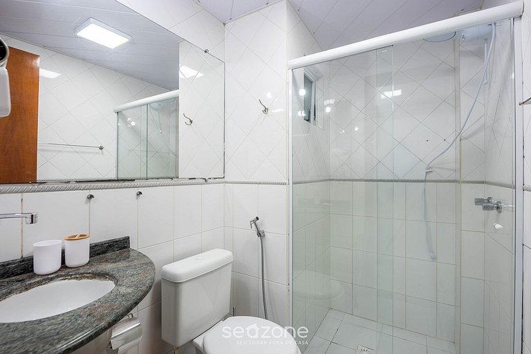 Apto c churrasq. 40m da Praia de Bombinhas BDS0111