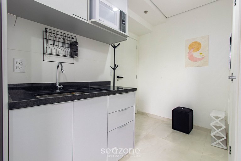 Studio em cond. c/ piscina prox. ao metrô CAR0082