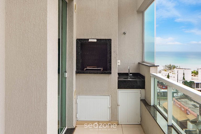 Apto c/ varanda e churrasq. a 250m do Mar MRS0402