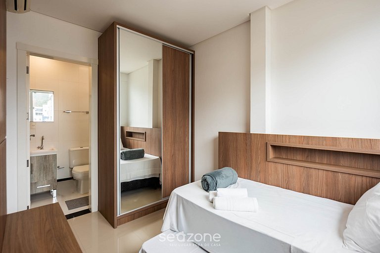 Apto c/ varanda e churrasq. a 250m do Mar MRS0402