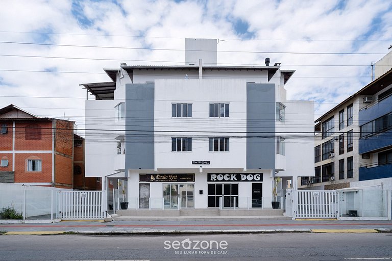 Aptos em prédio a 500m da Praia de Canasvieiras - GALs