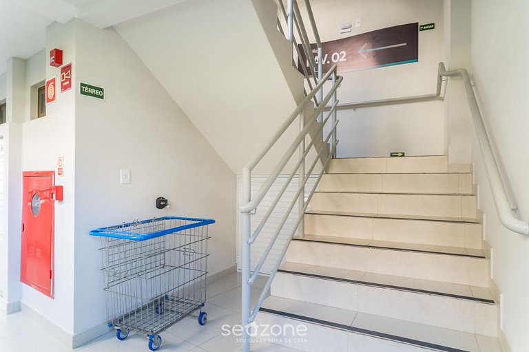 Su estancia a 2min de la playa en un edificio con piscina en