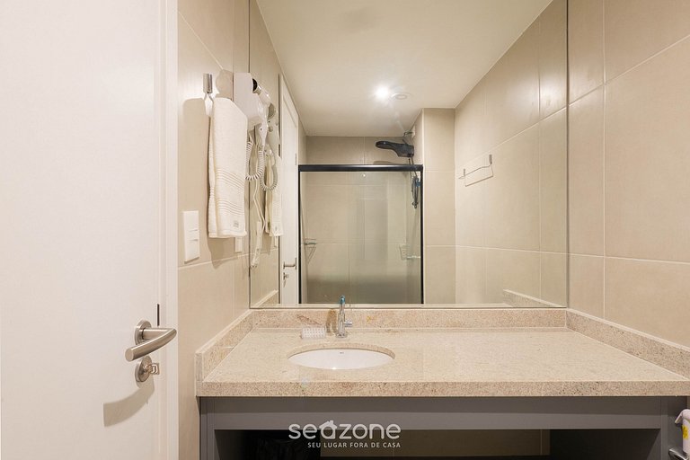 Estudio en cond. frente al mar con piscina ARU0727