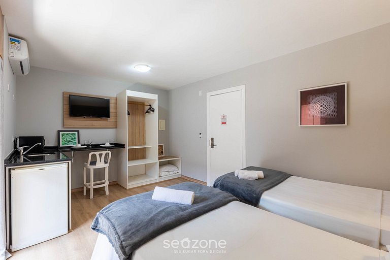 Estudio en condo c/ piscina en Alto da XV UPP0108