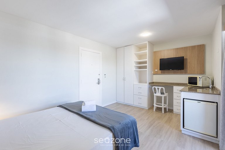 Estudio en cond. con piscina en Alto da XV UPP0601