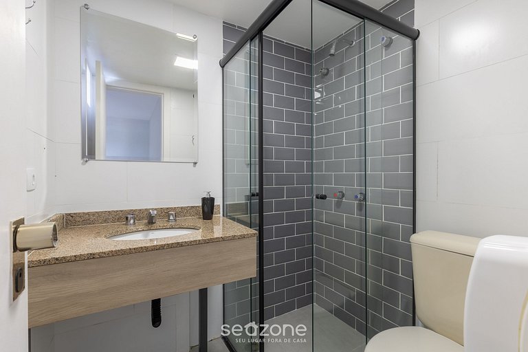 Stúdio em cond. c/ piscina no Alto da XV UPP0601