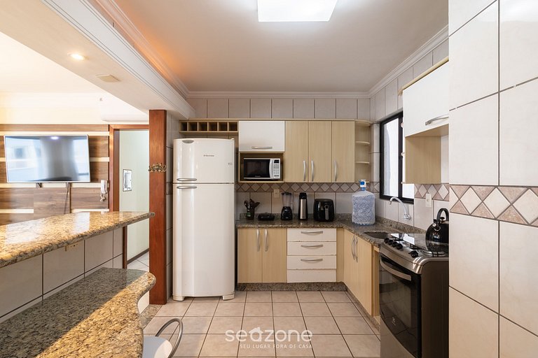 Apto completo a pasos de la playa en BC CRT0032