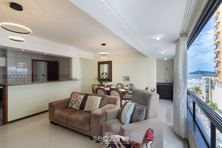 Apto completo a passos da praia em BC CRT0032