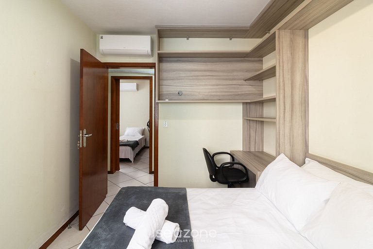 Apto completo a passos da praia em BC CRT0032