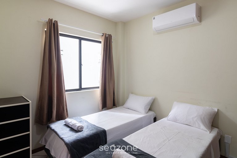 Apto completo a passos da praia em BC CRT0032