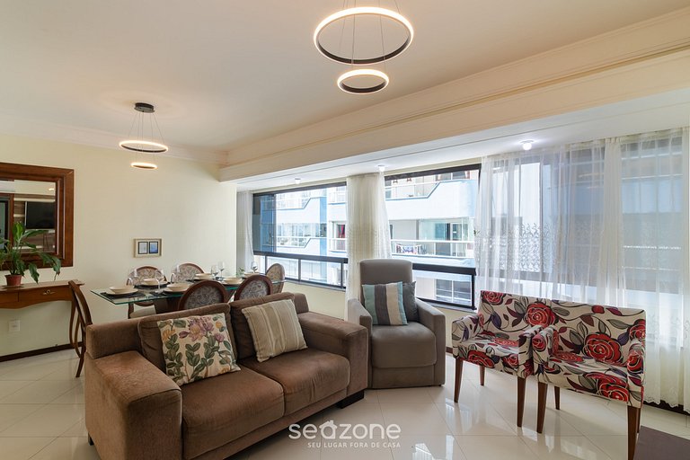 Apto completo a passos da praia em BC CRT0032