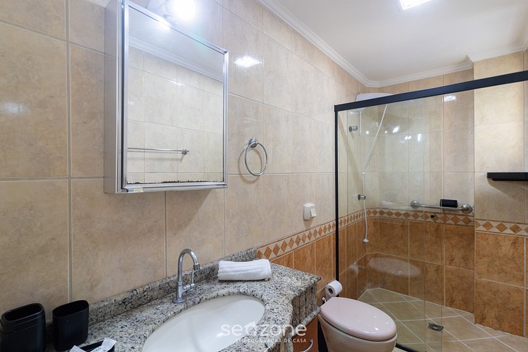 Apto completo a passos da praia em BC CRT0032