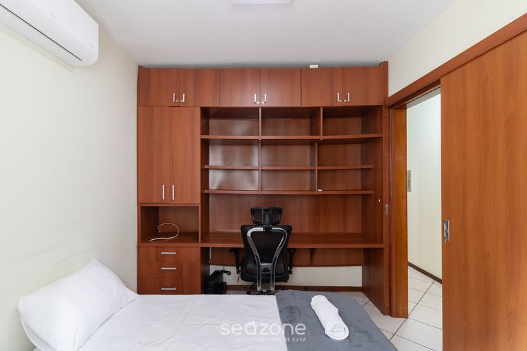 Apto completo a passos da praia em BC CRT0032