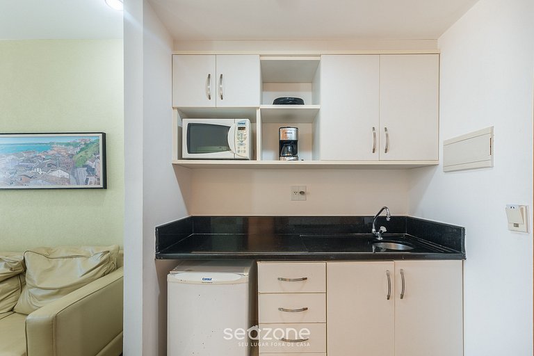 Apto en condo. c/ piscina y gimnasio IBF1607