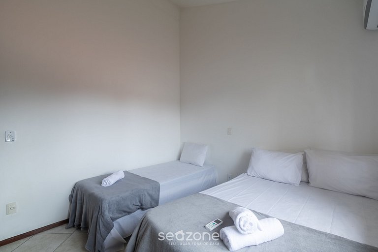 Apto a 500m do mar em cond. c/ piscina - ENL0007