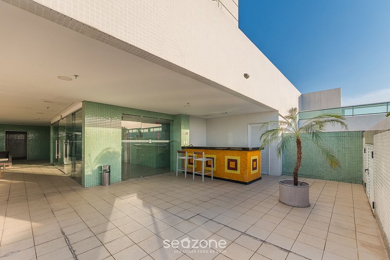 Sua estadia completa em prédio c/ piscina e academia a 290m