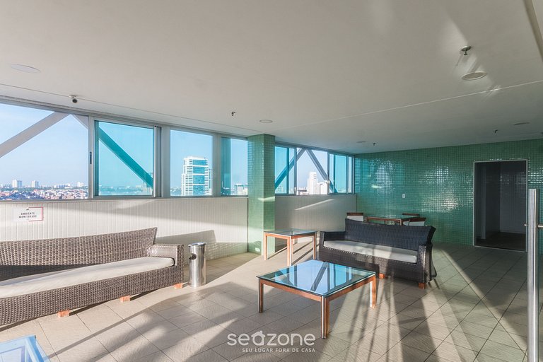 Apto en condo. c/ piscina y gimnasio IBF1607