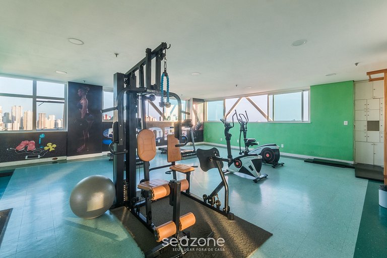 Apto en condo. c/ piscina y gimnasio IBF1607