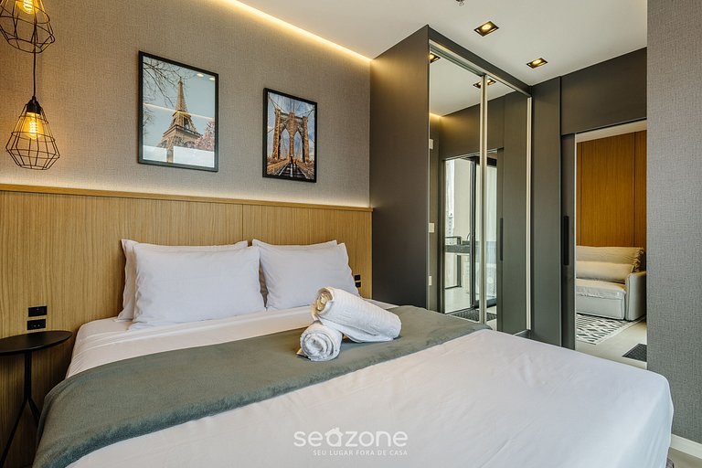 Studio moderno em Meia Praia a 220m do Mar FFS1407