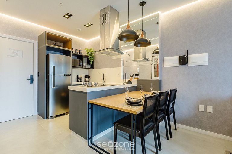 Studio moderno em Meia Praia a 220m do Mar FFS1407