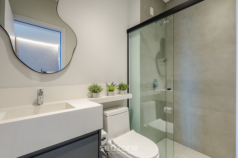 Studio moderno em Meia Praia a 220m do Mar FFS1407