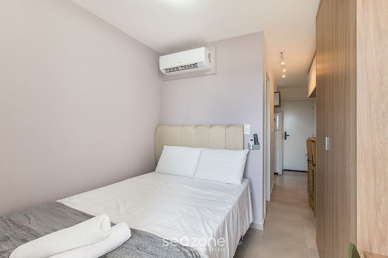 Studio c/ varanda em cond. c/ piscina - CLF0417