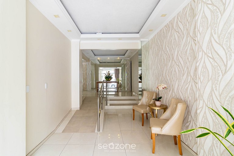 Aptos completos em Meia Praia a 150m do Mar - EOOs