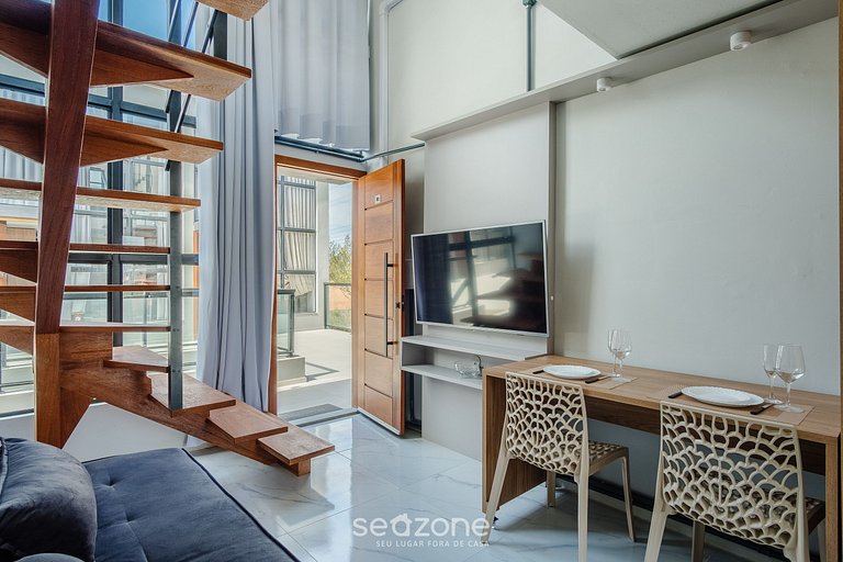 Loft a 50 m da Praia do Camacho PLO0002