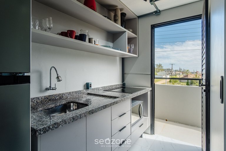 Loft a 50 m da Praia do Camacho PLO0002