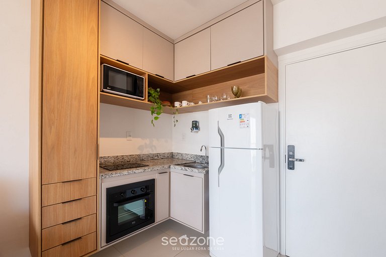 Apto c/ varanda na Barra, 400m do Mar BLB1501