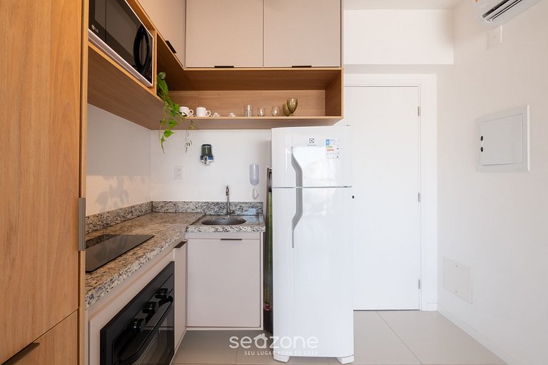 Apto c/ varanda na Barra, 400m do Mar BLB1501