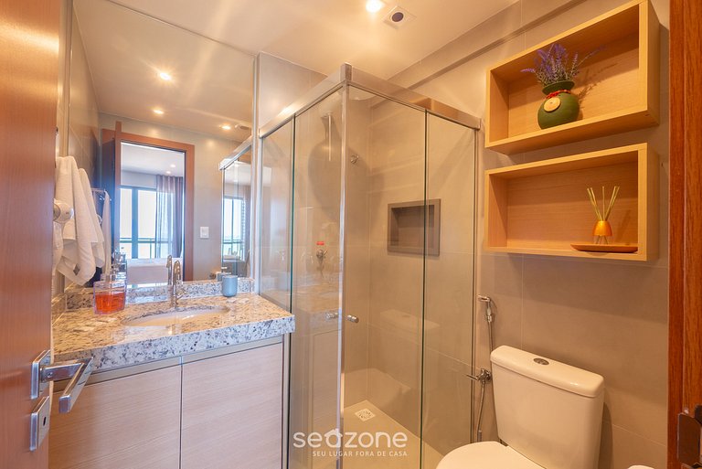 Studio c/ varanda e vista mar em Itapuã RGF1308