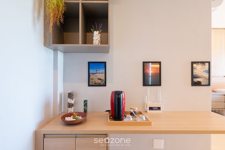 Studio c/ varanda e vista mar em Itapuã RGF1308