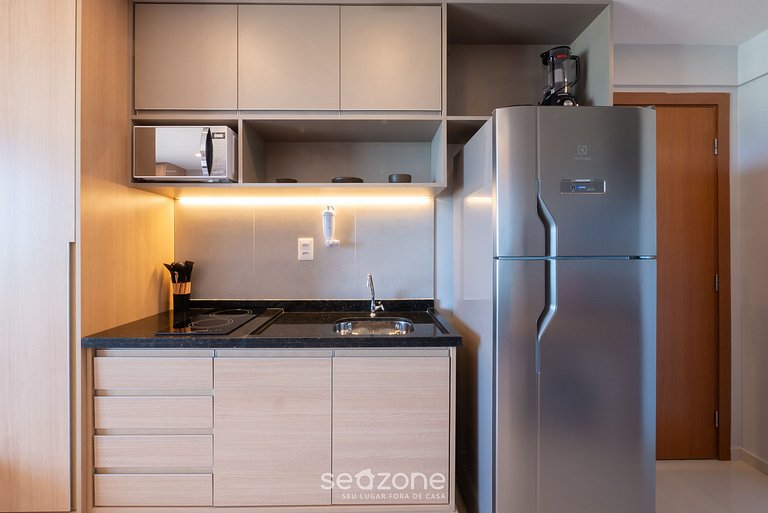 Studio c/ varanda e vista mar em Itapuã RGF1308