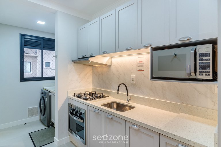 Apto c/ varanda e churrasq. a 700m do mar VNVA1305