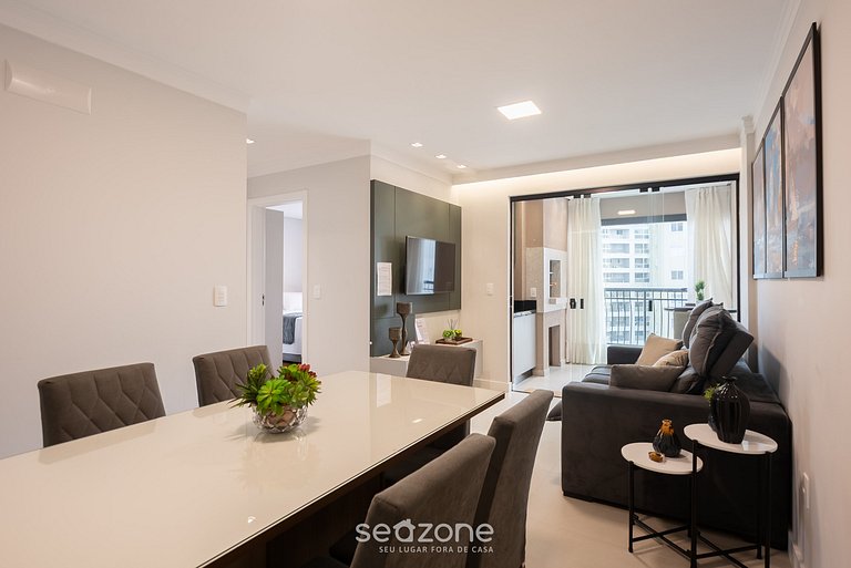 Apto c/ churrasq. e varanda, 700m da Praia VNV1204