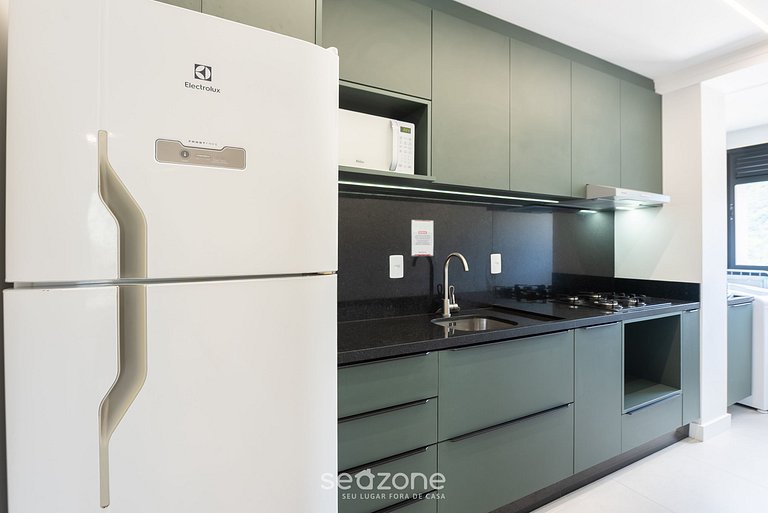 Apto c/ churrasq. e varanda, 700m da Praia VNV1204