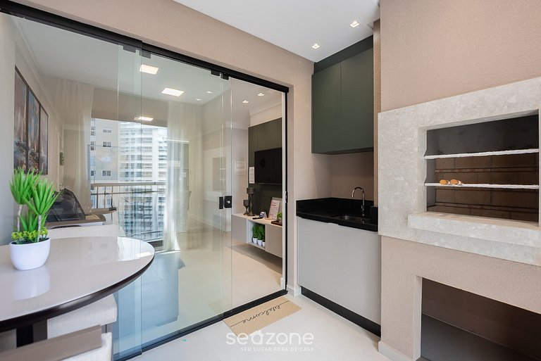 Apto c/ churrasq. e varanda, 700m da Praia VNV1204