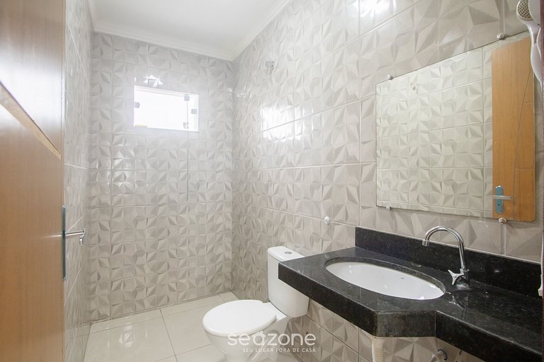 Casa c/ 2 Suites en un Cond. c/ Piscina BLV0004