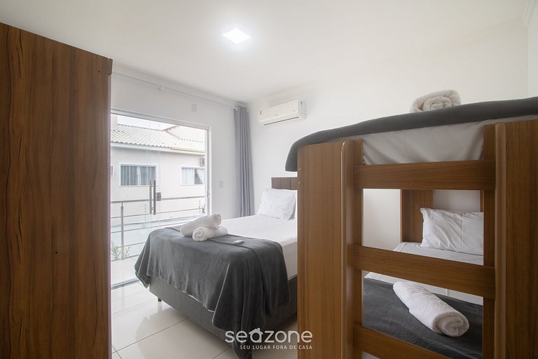 Casa c/ 2 Suítes em Cond. c/ Piscina BLV0004