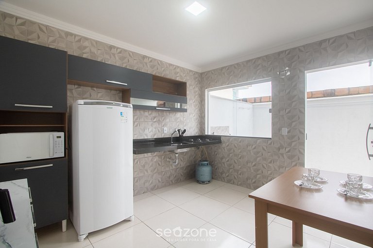 Casa c/ 2 Suites en un Cond. c/ Piscina BLV0004