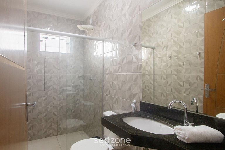 Casa c/ 2 Suites en un Cond. c/ Piscina BLV0004