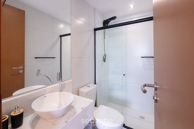 Studio moderno a 500m da praia da Barra ZNB1401