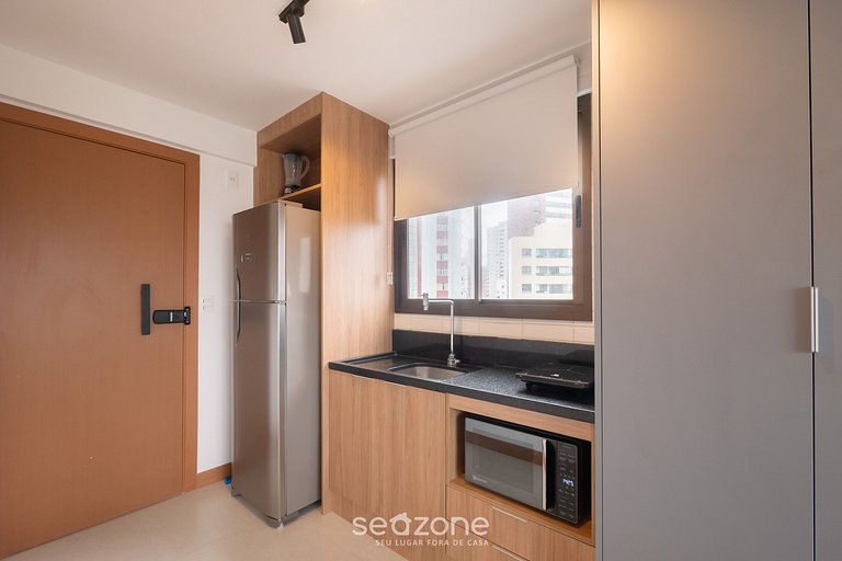 Conforto moderno a 500m da praia da Barra ZNB1401