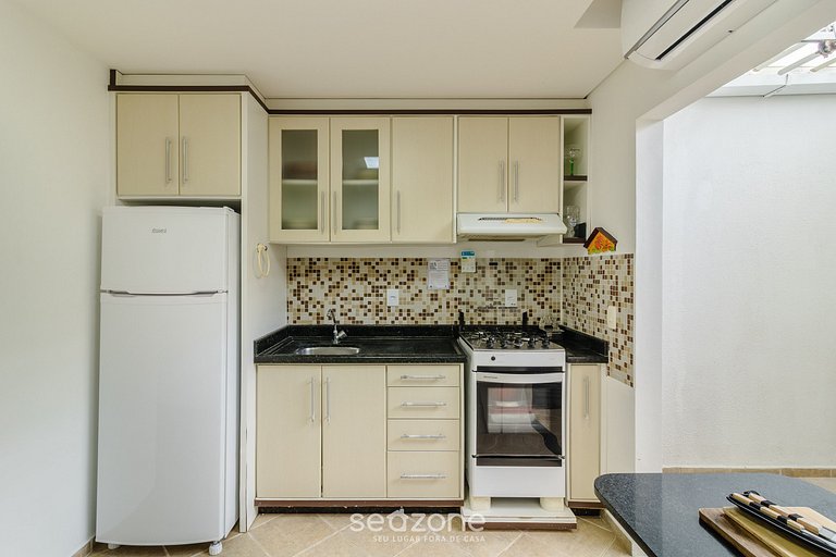 Casa em cond. Beira-Mar com piscina MCS0057