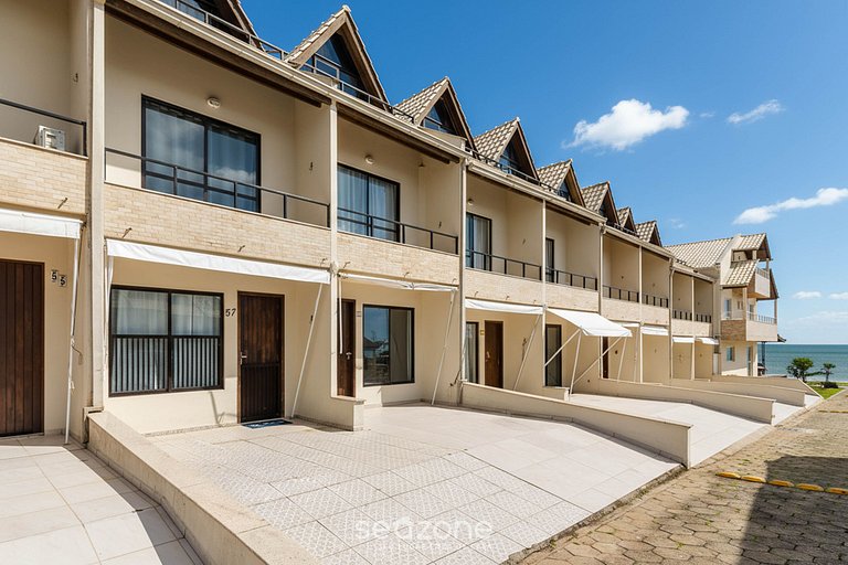 Casa en cond. frente mar con piscina MCS0057