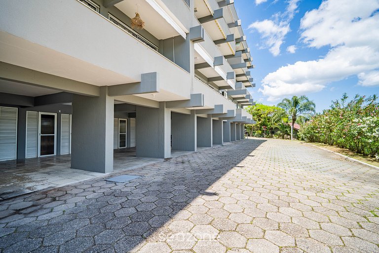 Ap em Cond. c/ acesso, a 200m da praia CBO0103