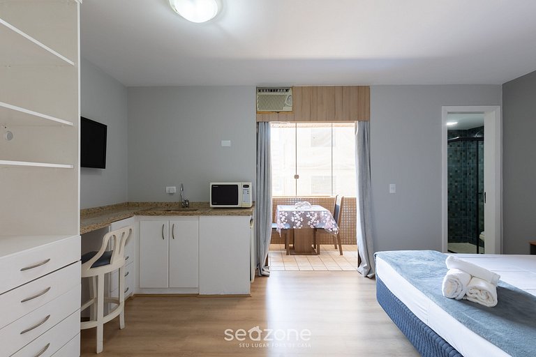 Studio em prédio c/ piscina aquecida UPP0210