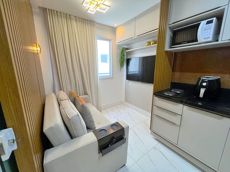 Apto a 100m da Praia em predio c/ piscina SIP0703