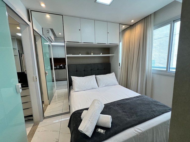 Apto a 100m da Praia em predio c/ piscina SIP0703